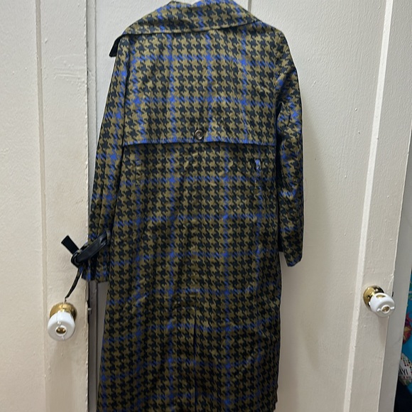 Coat - Picture 5 of 5